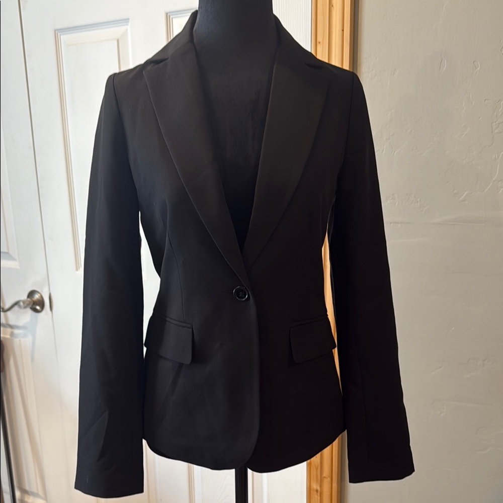 Elegant Black Women's Blazer